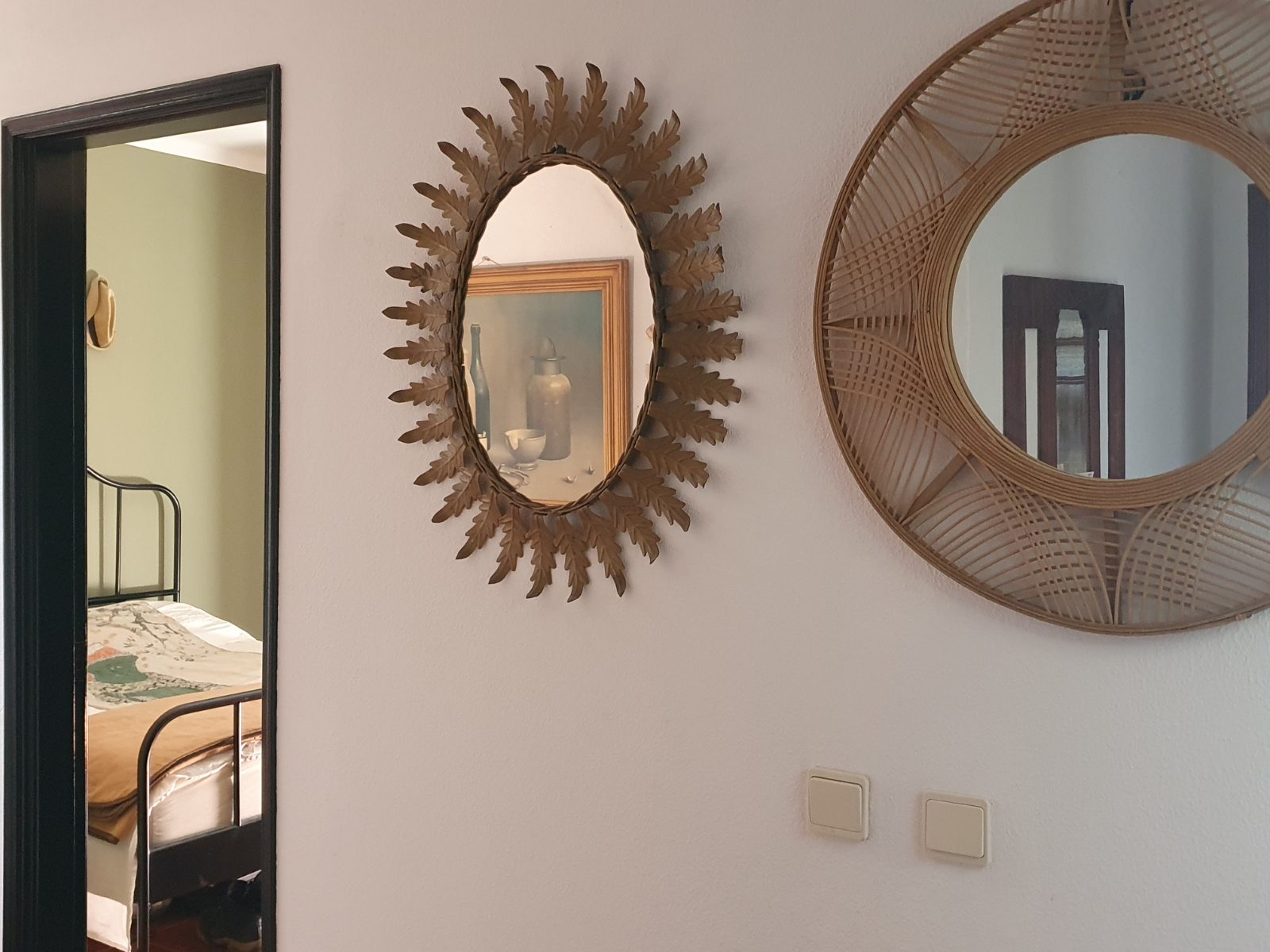 Entry mirrors